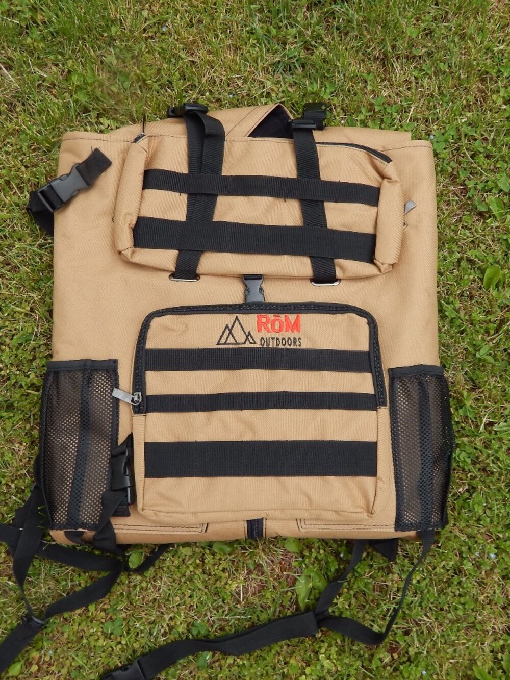 Rom Outdoors Pack 3 In 1 System Backpack, Blanket & Poncho in One